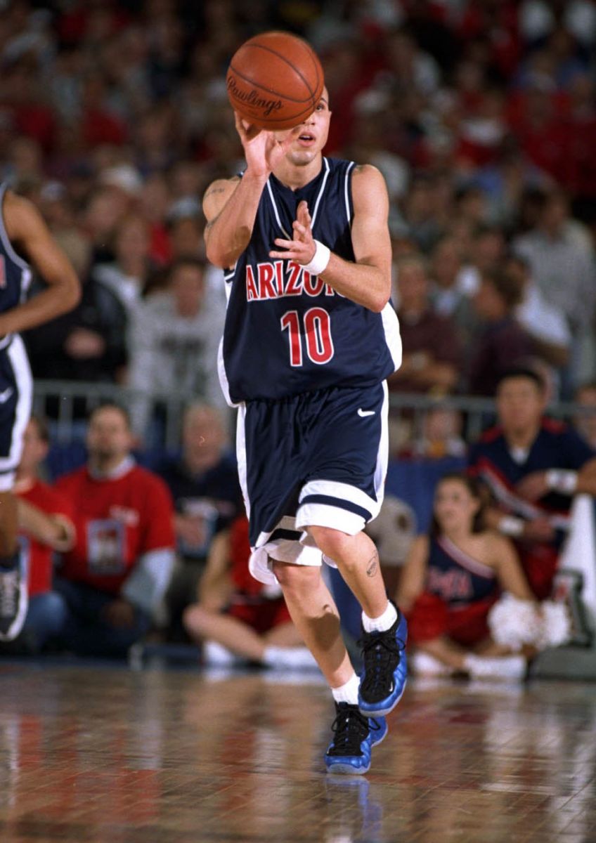 Mike Bibby in the Nike Air Foamposite 