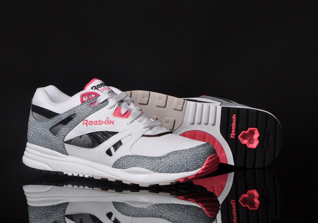 Reebok Ventilator - White/Black/Pink 