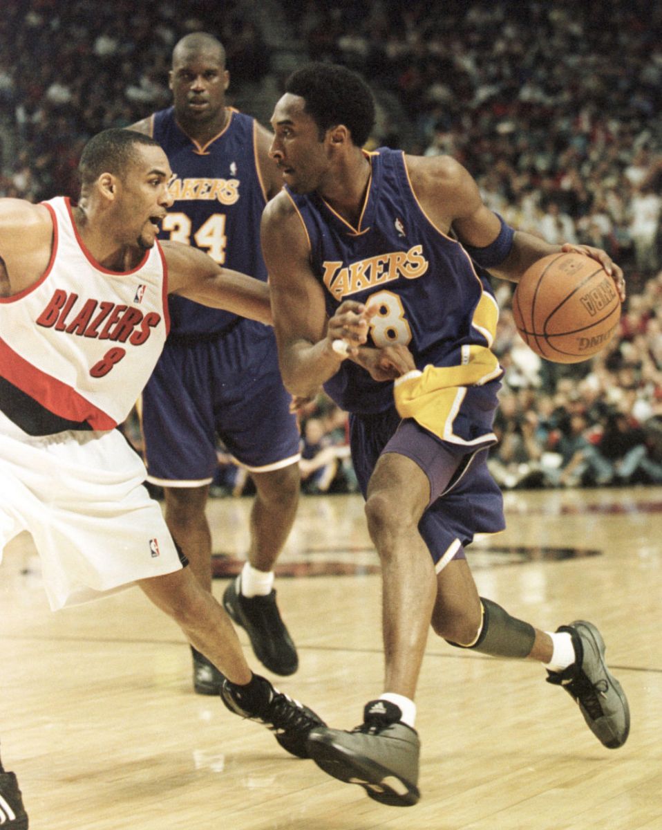 kobe wearing adidas kobe 2