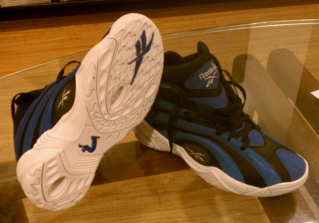 Reebok Shaqnosis Black Blue Reflective Sample V51848 (1)