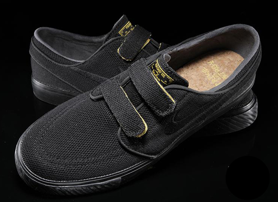 Nike janoski store velcro strap