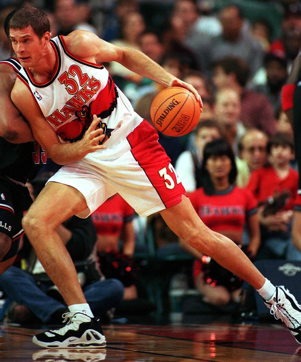 Flashback // Best Shoes Worn With the Original Atlanta Hawks Big Hawk  Uniform