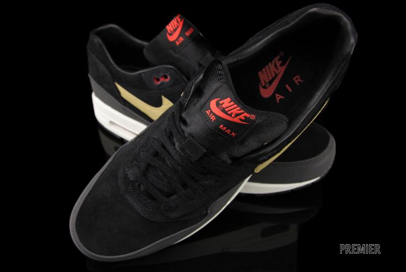 nike air max 1 black gold