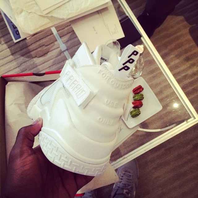 Victor Cruz Picks Up Pigalle x Nike Air Raid White