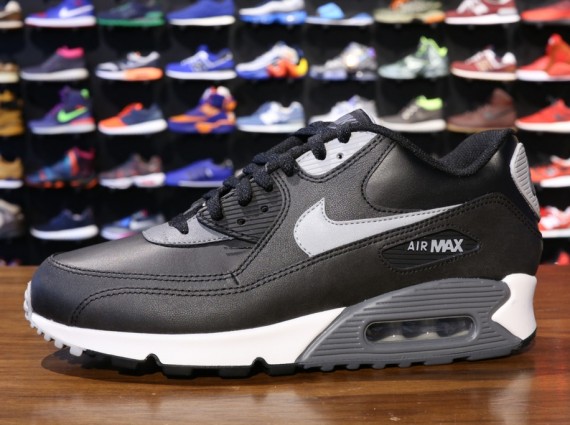 nike air max 90 essential black silver