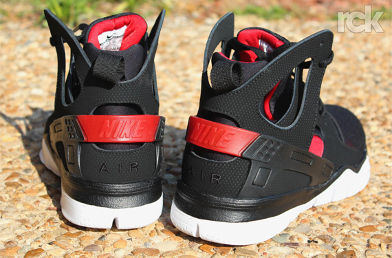 Black red white clearance huaraches