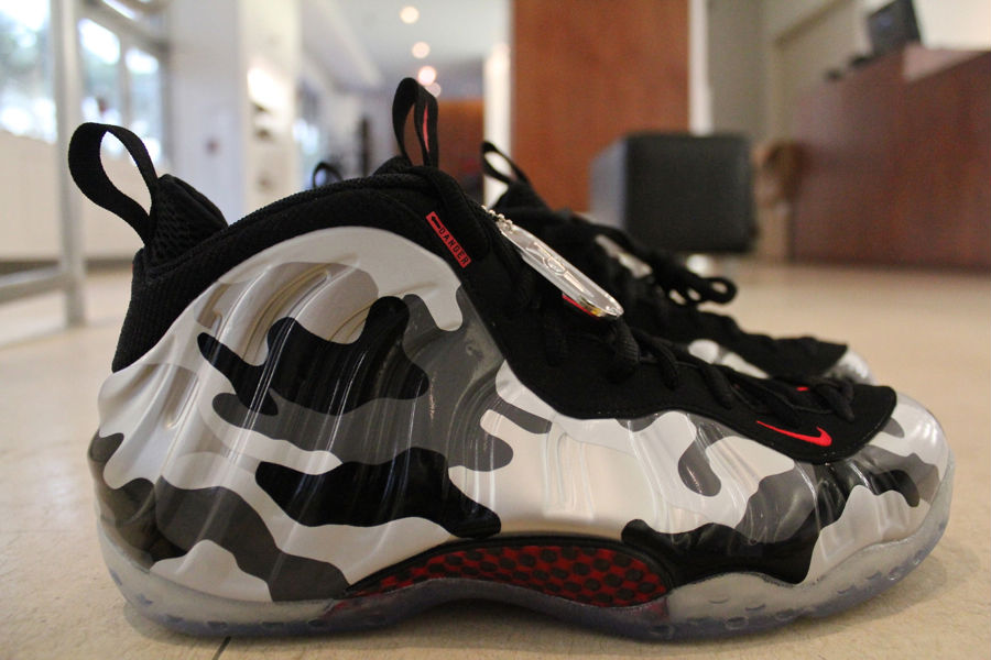 foamposite fighter jet on feet