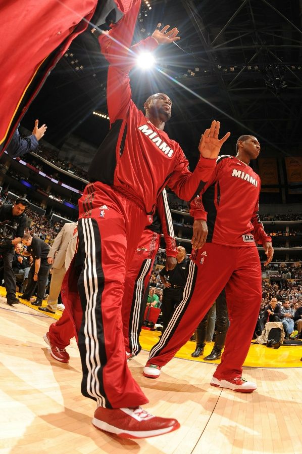 Dwyane Wade wearing the Air Jordan 2011