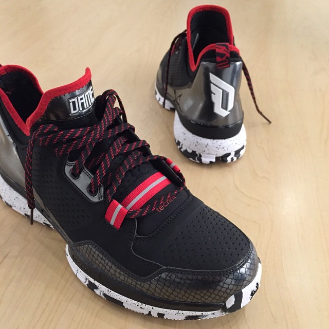 damian lillard shoes price