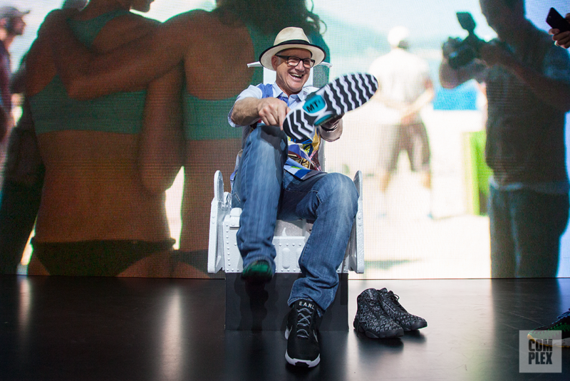 tinker hatfield self lacing shoes