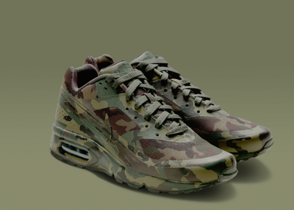 Camo nikes hot sale