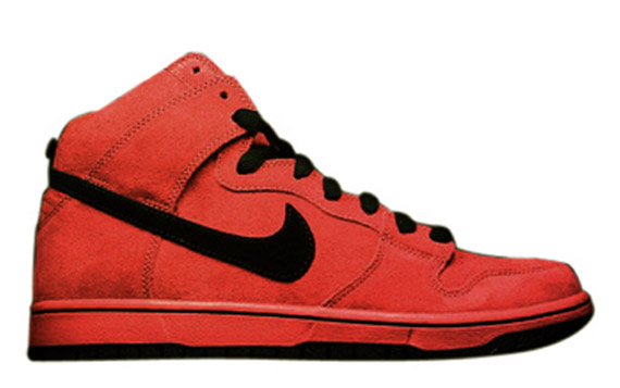 メインカラーレッドNIKE DUNK HIGH PRO SB レッドデビル