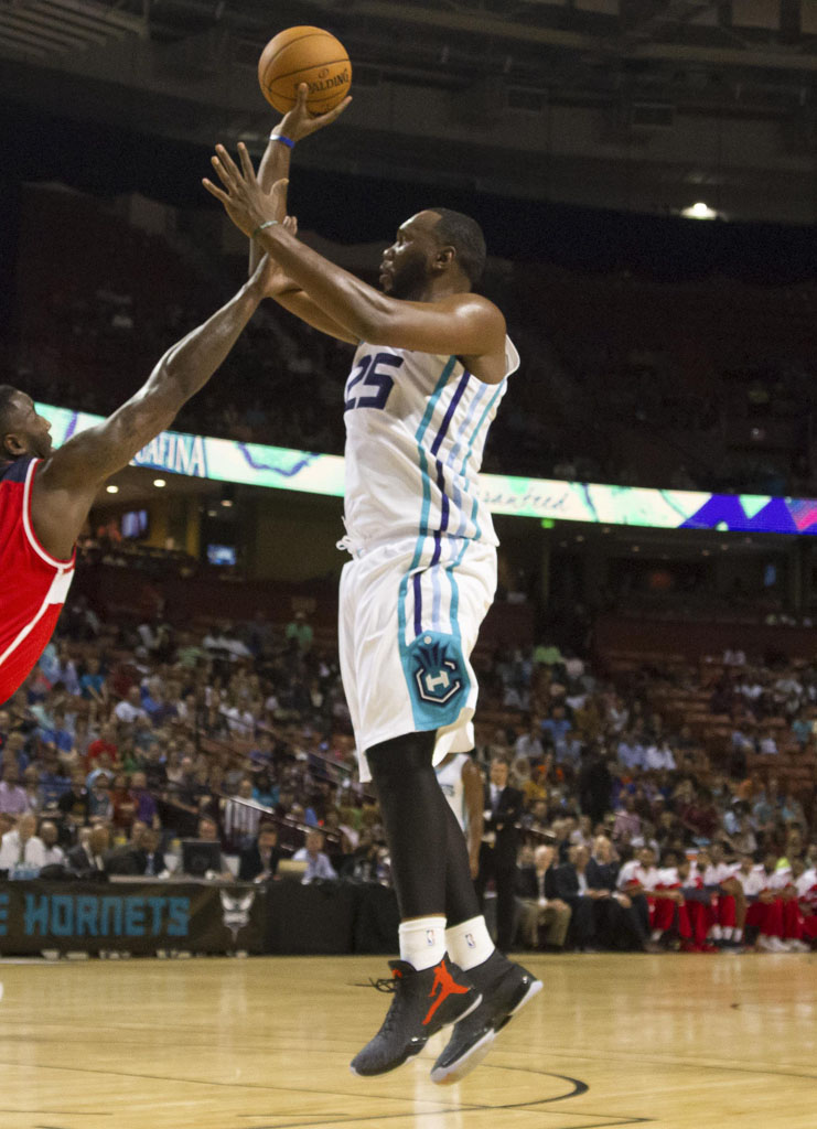 Al Jefferson wearing Air Jordan XX9 Team Orange