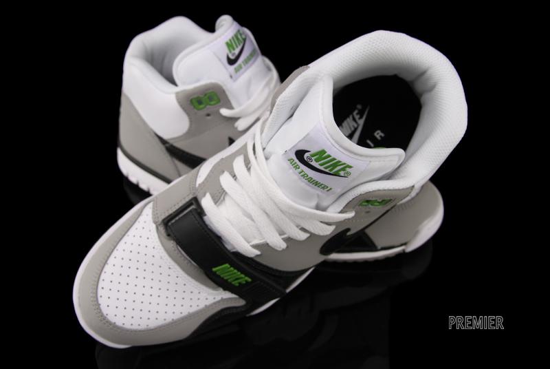 nike air trainer 1 mid chlorophyll