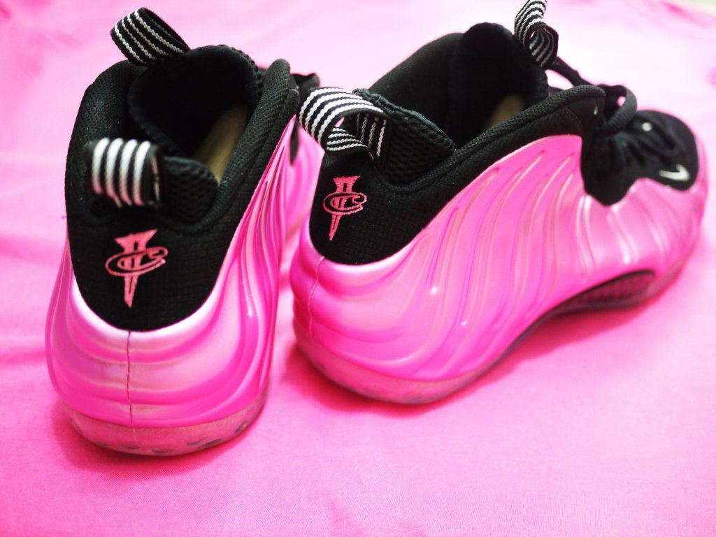 nike air foamposite one pearlized pink