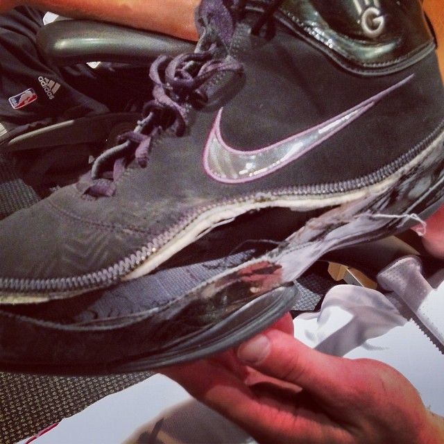 Lowlight: Manu Ginobili's Nike Shoe 