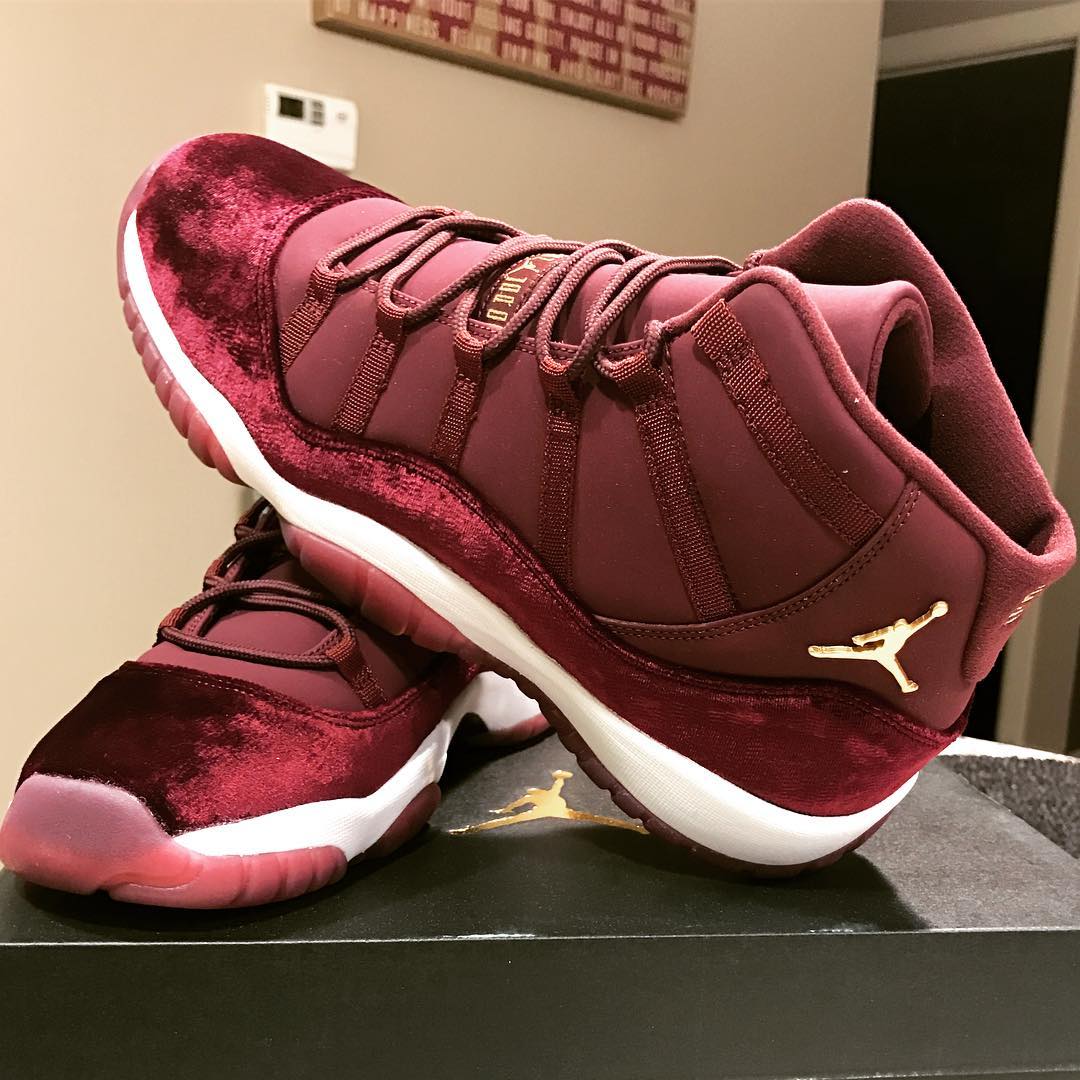 burgundy 11s jordans