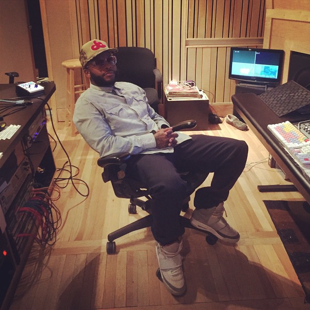 Royce Da 5'9 wearing Nike Air Yeezy