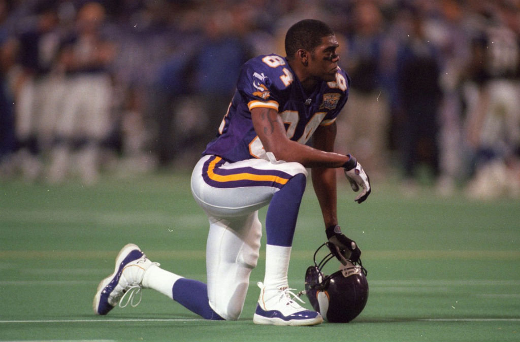 Randy Moss wearing Air Jordan XI 11 Vikings PE (6)