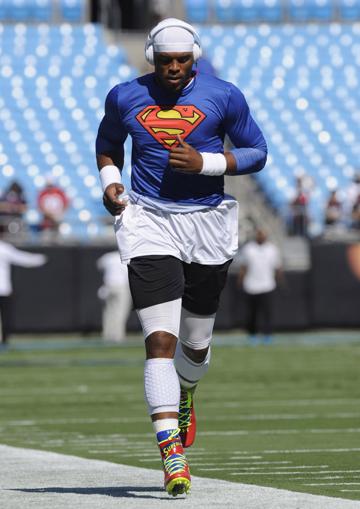 Permanecer de pié Responder Leopardo SoleWatch: Cam Newton Debuts Superman-Inspired Under Armour Cleats | Sole  Collector