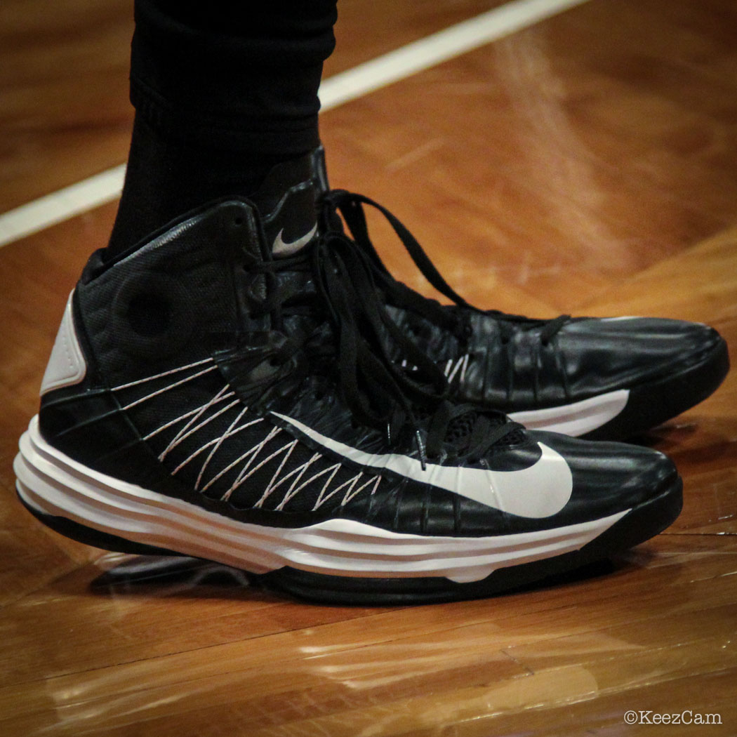 Shavlik Randolph wearing Nike Hyperdunk 2012