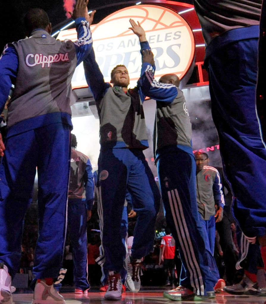 Blake Griffin wearing Jordan Super.Fly Christmas PE (3)