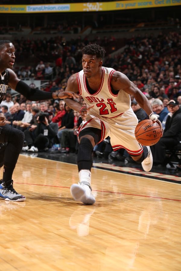 Jimmy Butler wearing Air Jordan XX 20 Laser (3)