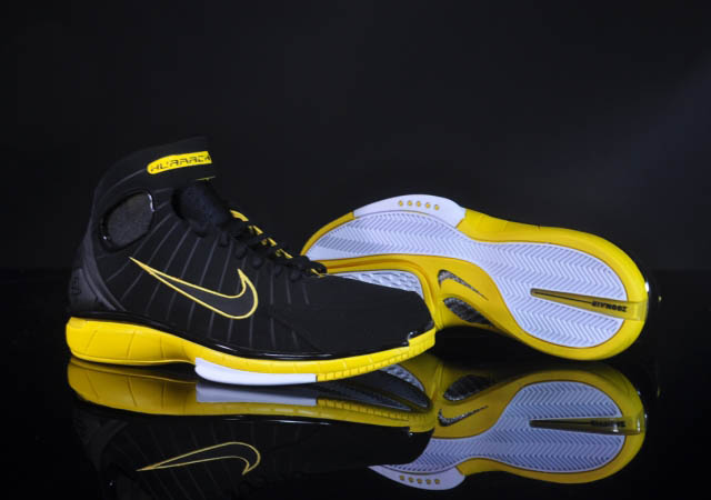 Nike Air Zoom Huarache 2K4 Black Varsity Maize 511425-007 (4)