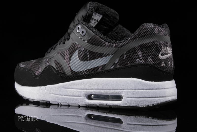 nike air max 1 camo black