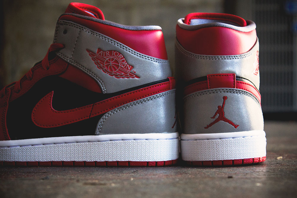 Air Jordan 1 Retro Mid - Fire Red 