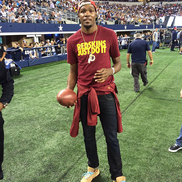 Kevin Durant wearing Nike KD 6 VI Wheat