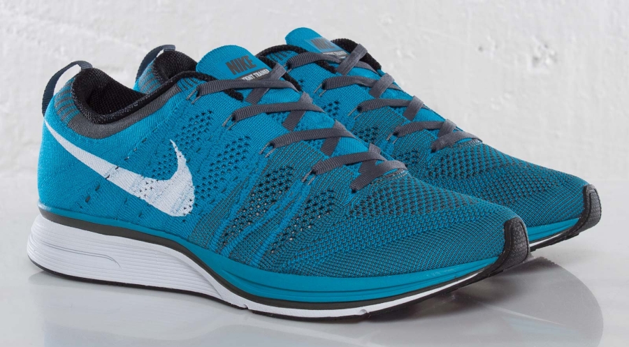 nike turquoise trainers