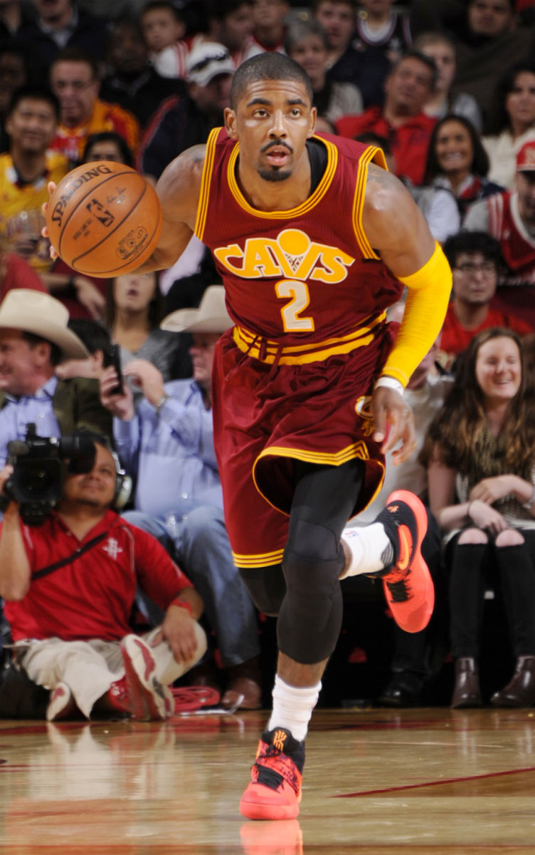 La Internet dominar entrada SoleWatch: Watch Kyrie Irving Mix Up the Rockets in the Nike Kyrie 2 | Sole  Collector