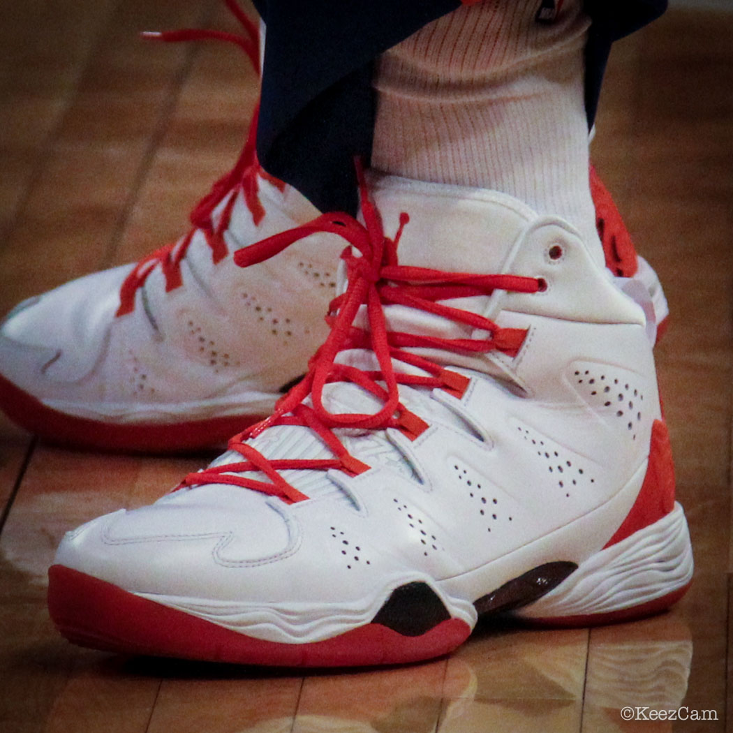 Carmelo Anthony wearing Jordan Melo M10 PE