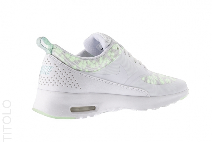 nike air max thea glow in the dark