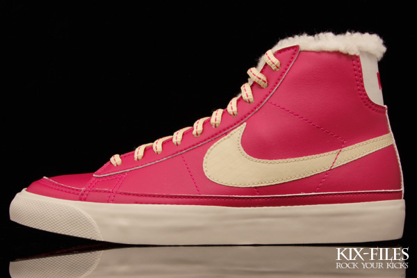 Nike WMNS Blazer Mid Voltage Cherry Vegas Gold Birch 375573-601