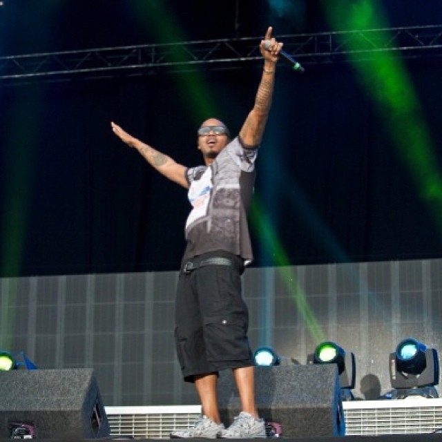 Nas wearing Nike Air Max Lunar90 Moon Landing