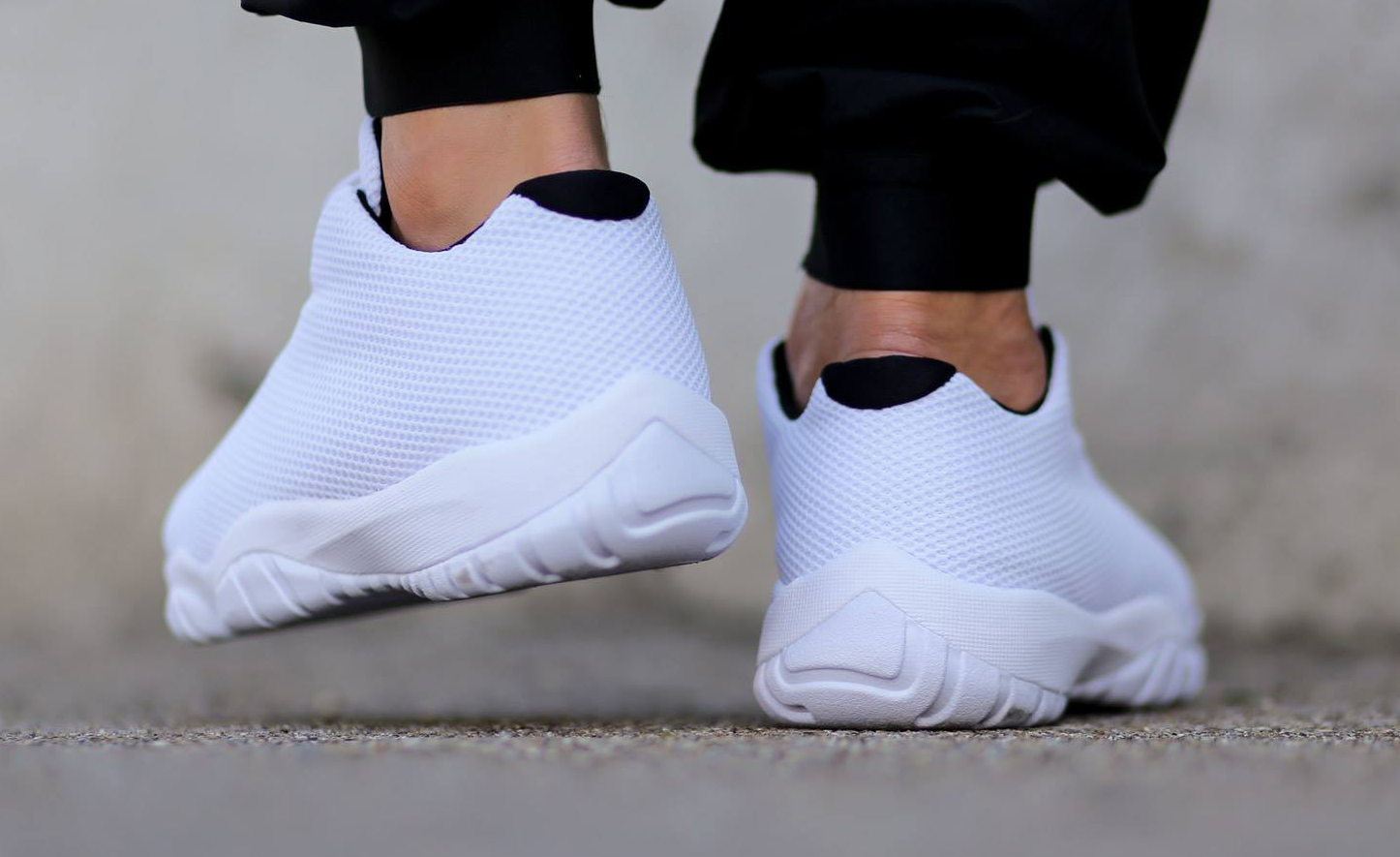 air jordan future low white