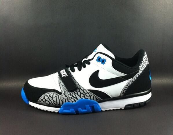 nike air trainer classic low