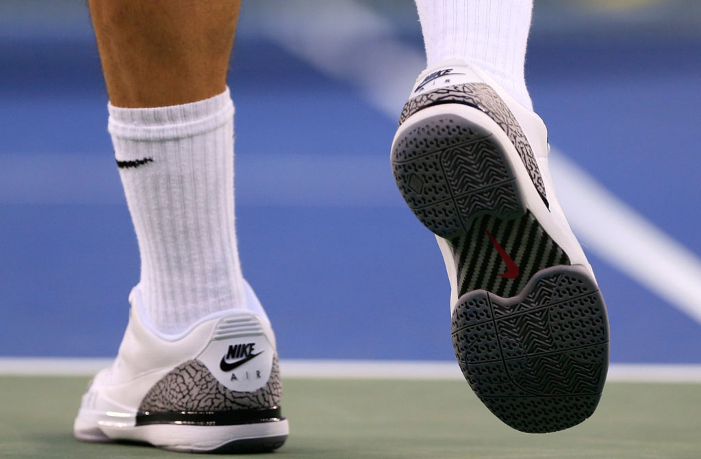 Roger Federer wearing NikeCourt Zoom Vapor AJ3 (4)