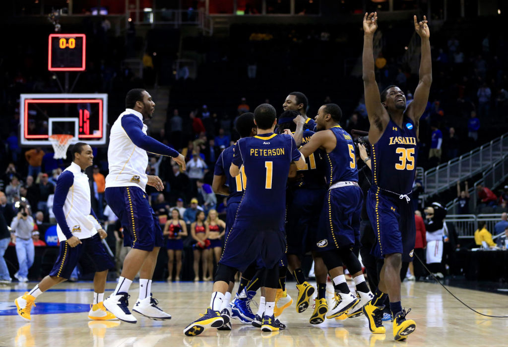 La Salle Explorers wearing Under Armour Basketball Shoes