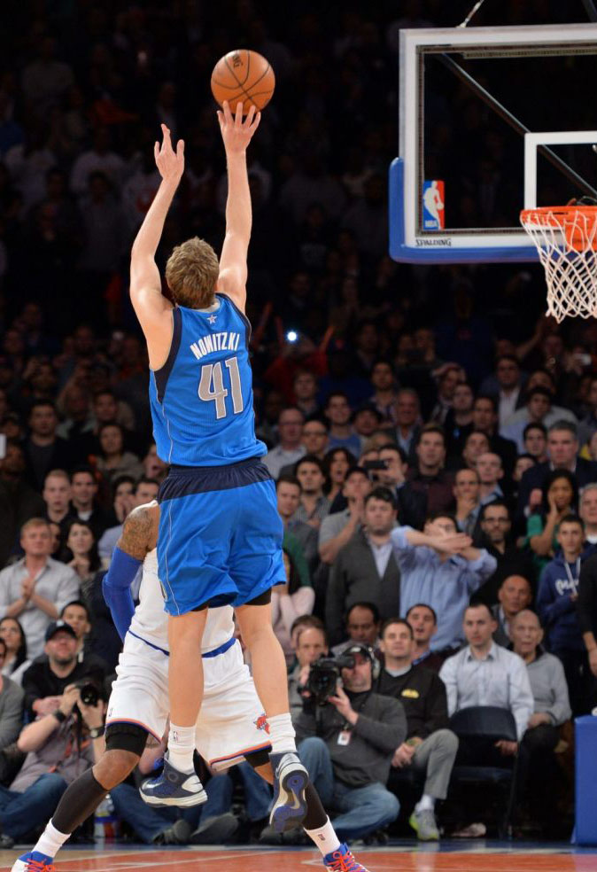 Dirk Nowitzki Hits Game-Winner in Nike Hyperdunk 2012