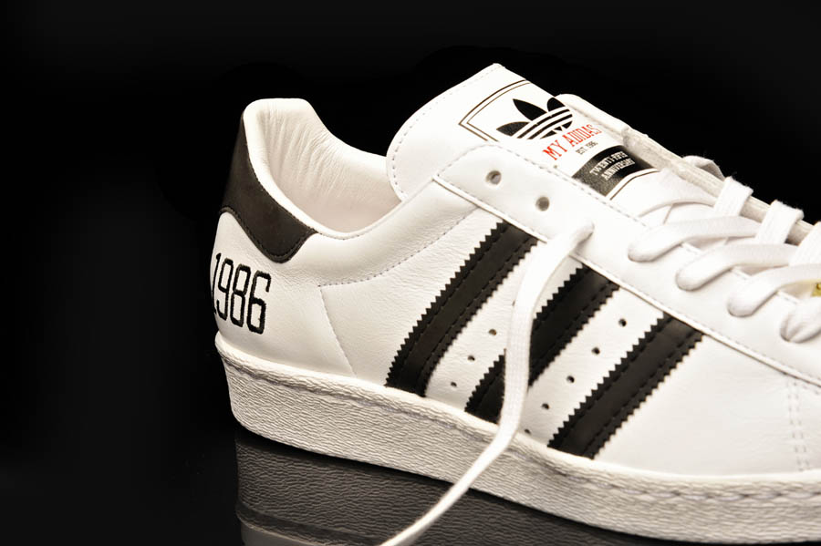 Суперстар 25. Run DMC adidas Originals. Run DMC my adidas. Adidas Originals Retro Run DMC. Суперстар в 1969 году.