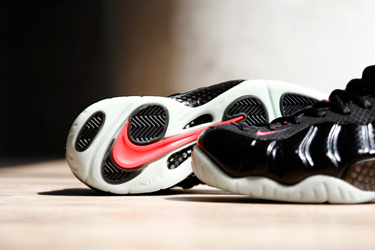 Nike foamposite hot sale yeezy