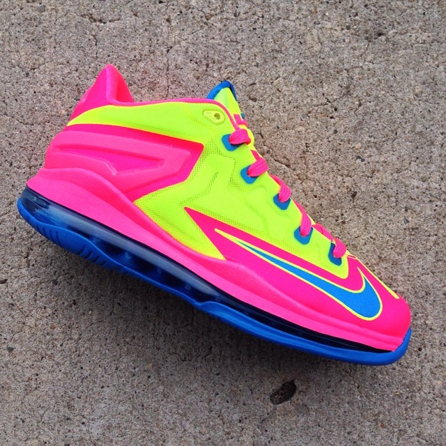 lebron pink and blue shoes