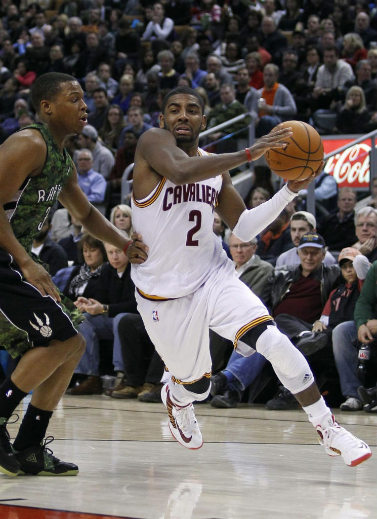 Kyrie Irving Hits Game-Winner in Nike Lunar Hyperdunk 2012 Home PE (3)