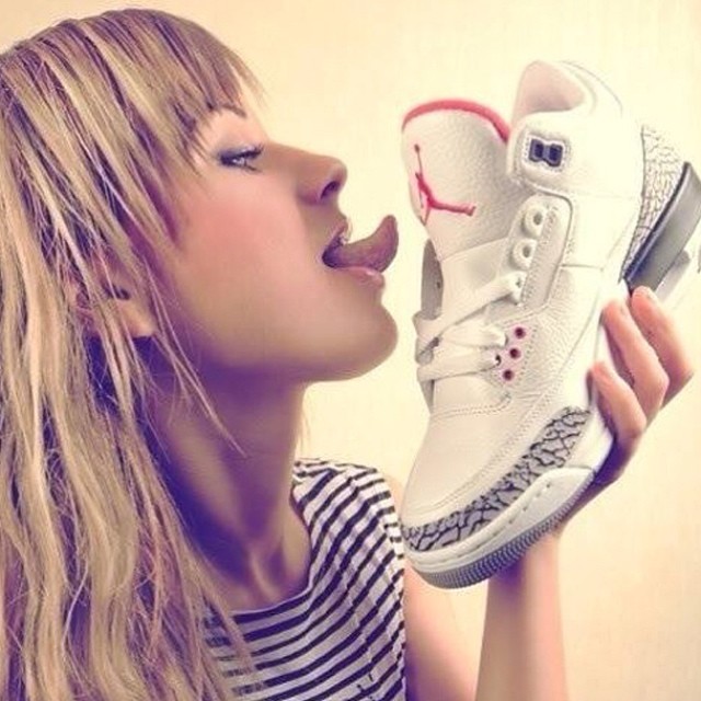 Girl Lick Shoes Telegraph 4928