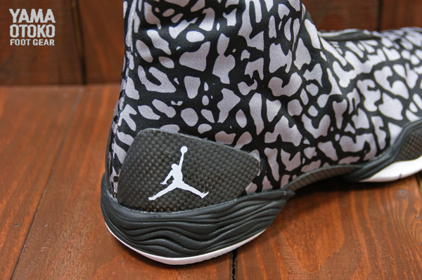 air jordan xx8 in cement grey elephant print heel