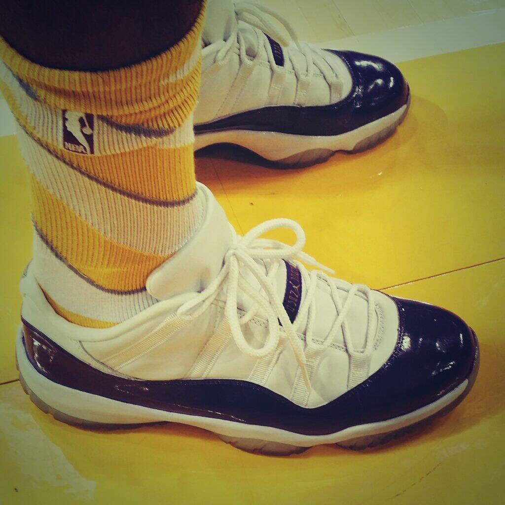 Air Jordan 11 Low Nick Young Lakers PE (2)