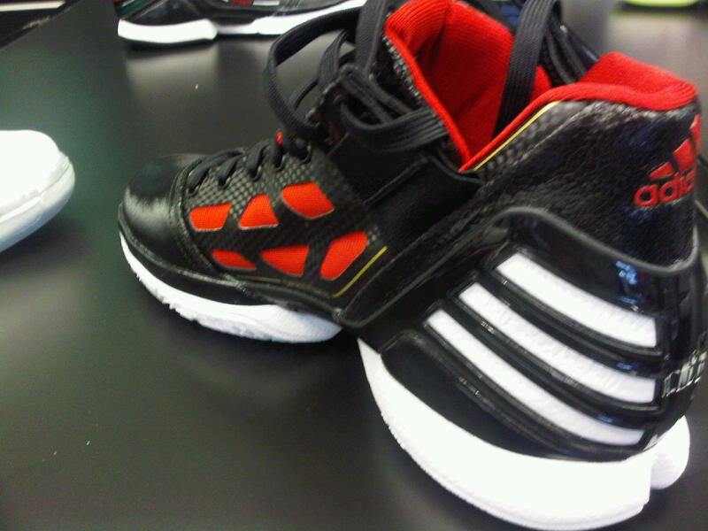 adidas adiZero Rose 2.0